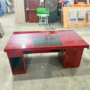 ban-giam-doc-cu-kieu-dang-sang-trong