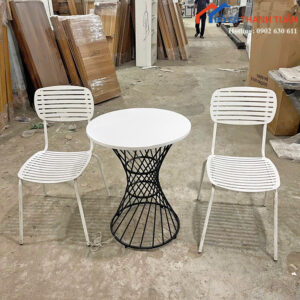 Bộ Bàn Cafe Kèm 2 Ghế Khung Sắt Chắc Chắn Mới 99%