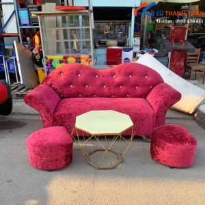 Bộ Sofa Cũ Bọc Nhung Màu Đỏ Thiết Kế Sang Trọng