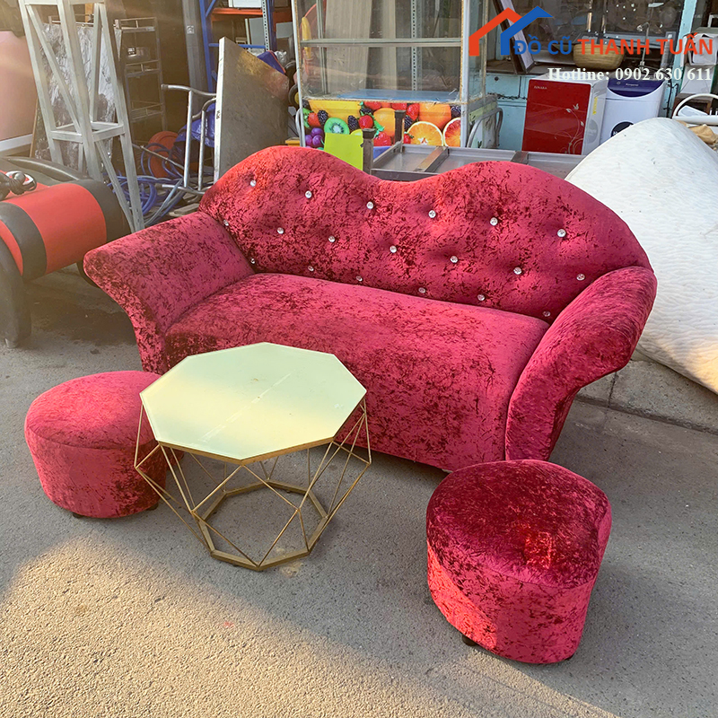 bo-sofa-cu-boc-nhung-mau-do-thiet-ke-sang-trong (2)