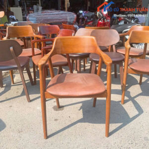 ghe-go-cafe-cu-tay-vin-boc-nem-ngoi-em-ai