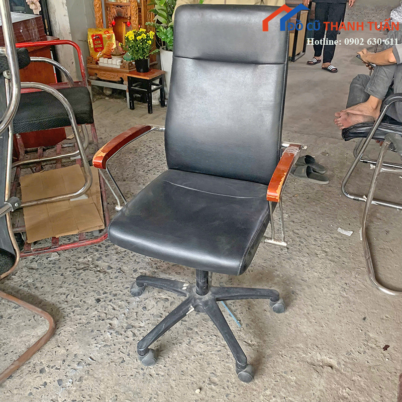 ghe-van-phong-cu-chan-xoay-tay-vin-op-go-2 Thanh Lý Đồ Nội Thất Cũ - Chuyên Mua Bán Bàn Ghế Cũ Giá Tốt Nhất