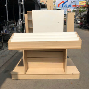 Kệ Trưng Bày Cũ 1M7x1M Vân Gỗ Phối Trắng Hiện Đại