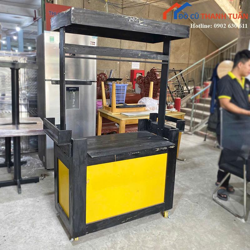 quay-ban-hang-cu-1m8x1m-mau-den-phoi-vang-nho-gon (3)