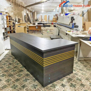 Quầy Lễ Tân 2M4x1M Thiết Kế Góc L Màu Nâu Mới 99%