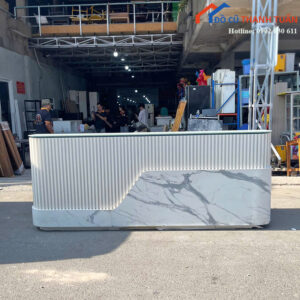 Quầy Lễ Tân Cũ 2M52x1M Bo Cong Mặt Đá Sang Trọng