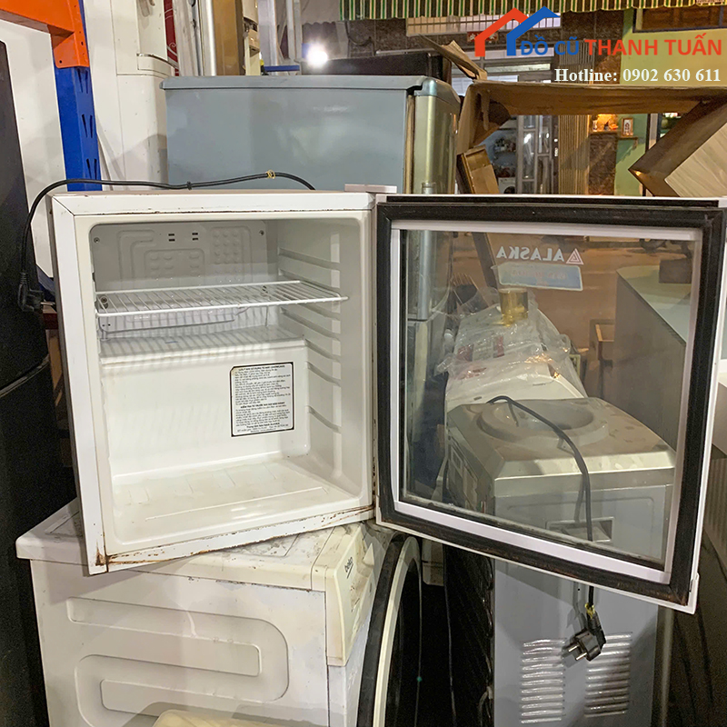 tu-mat-alaska-cu-cua-kinh-dung-tich-nho-gon-2 Tủ Mát Alaska Cũ Cửa Kính Dung Tích Nhỏ Gọn