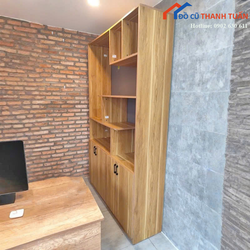 tu-trung-bay-cu-2m2x1m4-van-go-nhieu-ngan-doc-dao-1 Tủ Trưng Bày Cũ 2M2x1M4 Vân Gỗ Nhiều Ngăn Độc Đáo