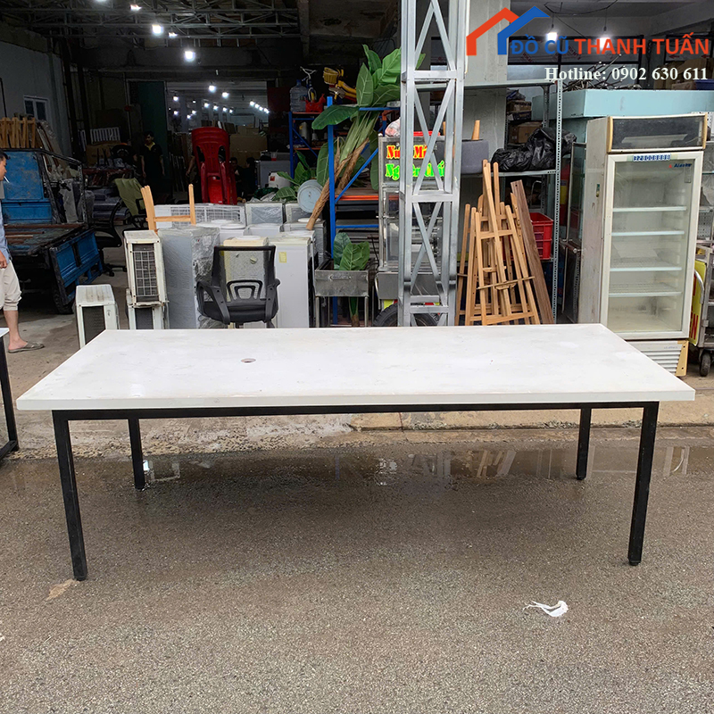 ban-hop-van-phong-cu-2m4x1m-gia-re-1 Bàn Họp Văn Phòng Cũ 2M4X1M Giá Rẻ