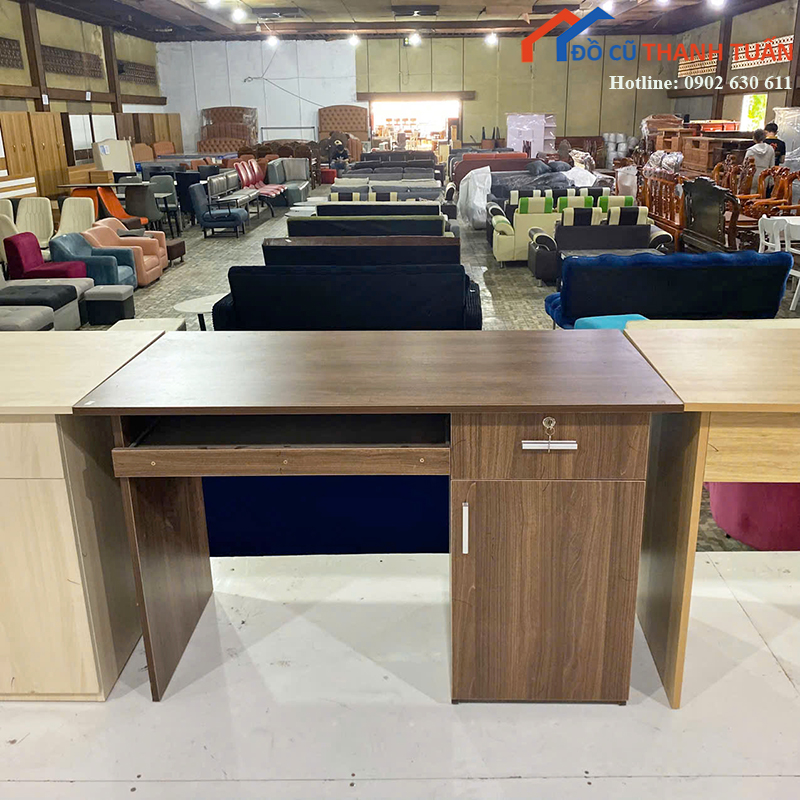 ban-lam-viec-1m2x75cm-van-go-hien-dai-gia-tot-moi-99-3 Bàn Làm Việc 1M2x75CM Vân Gỗ Hiện Đại Giá Tốt Mới 99%