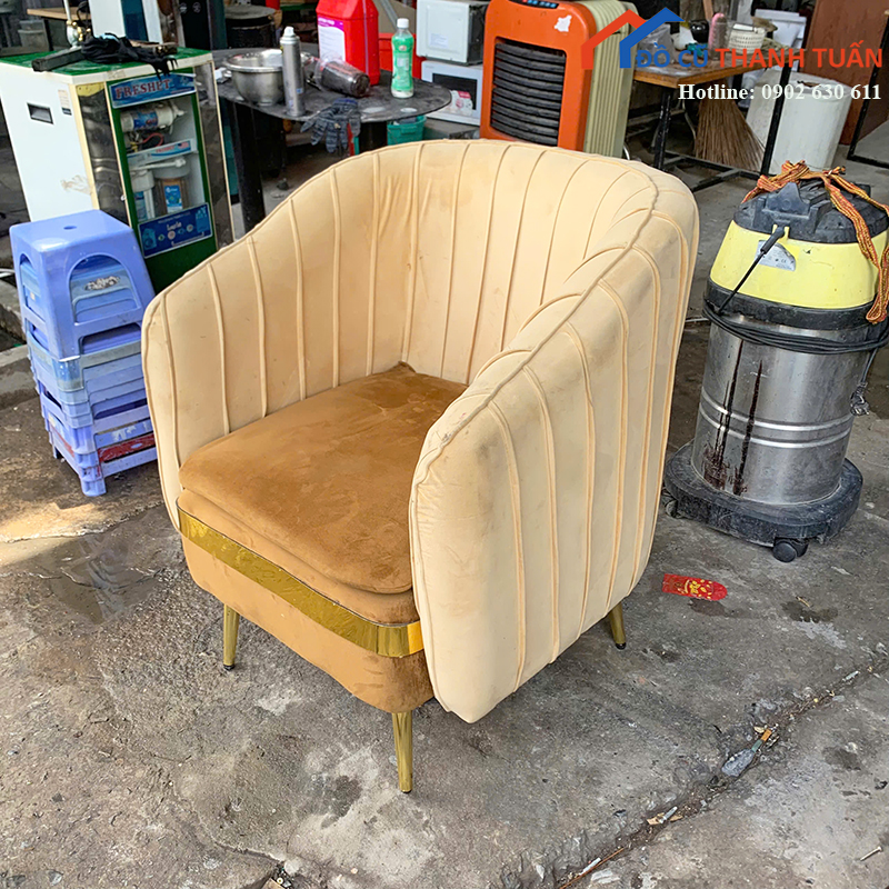 ghe-sofa-cu-dang-don-boc-nhung-mau-nau-sang-trong-2 Ghế Sofa Cũ Dạng Đơn Bọc Nhung Màu Nâu Sang Trọng