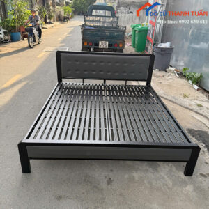 Giường Sắt Cũ 1M8x2M Hiện Đại Giá Tốt