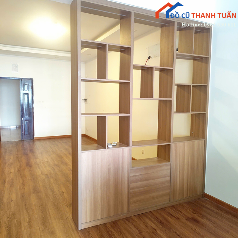 ke-trung-bay-cu-2m6x2m-thiet-ke-nhieu-ngan-hien-dai-1 Kệ Sách Cũ 2M6x2M Thiết Kế Nhiều Ngăn Hiện Đại