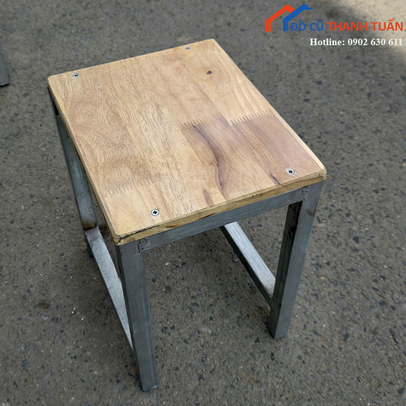 ban-ghe-quan-an-cu-70cmx50cm-kem-4-ghe-nho-tien-su-dung (2)
