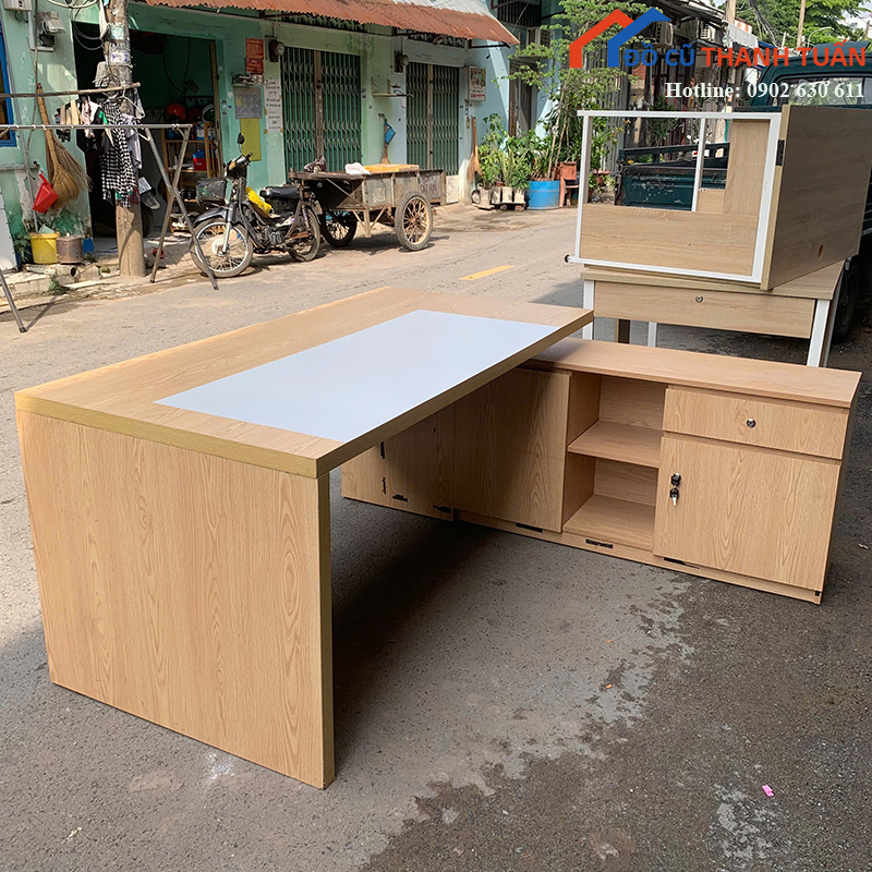 ban-giam-doc-cu-1m6x80cm-chu-l-mau-go-sang-phoi-trang-5 Bàn Giám Đốc Cũ 1M6x80CM Chữ L Màu Gỗ Sáng Phối Trắng