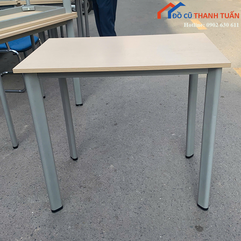 ban-hoc-cu-80cmx50cm-chan-sat-mat-go-ben-dep-1 Bàn Học Cũ 80CMx50CM Chân Sắt Mặt Gỗ Bền Đẹp