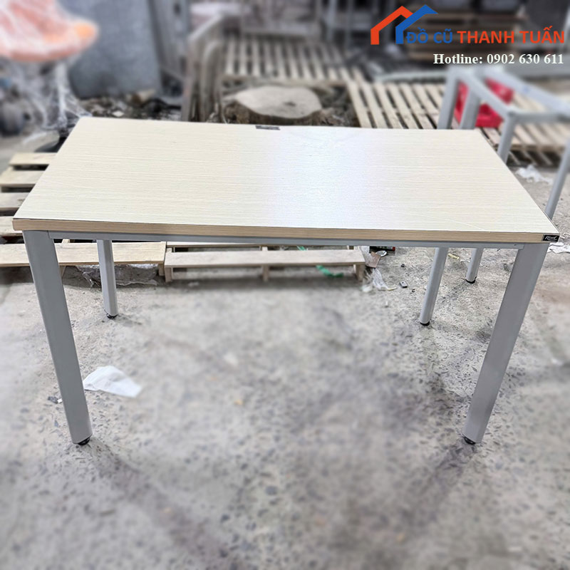 ban-lam-viec-1m2-chan-sat-ben-dep-1 Bàn Làm Việc 1M2 Cũ Chân Sắt Bền Đẹp