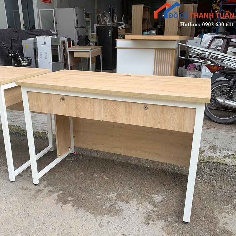 ban-lam-viec-cu-1m2x60cm-co-hai-hoc-keo-nho-gon-2 Bàn Làm Việc Cũ 1M2x60CM Có Hai Hộc Kéo Nhỏ Gọn
