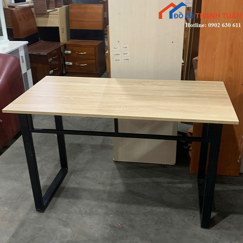 ban-lam-viec-cu-1m2x60cm-mat-van-go-chan-sat-den-4 Bàn Làm Việc Cũ 1M2x60CM Mặt Vân Gỗ Chân Sắt Đen
