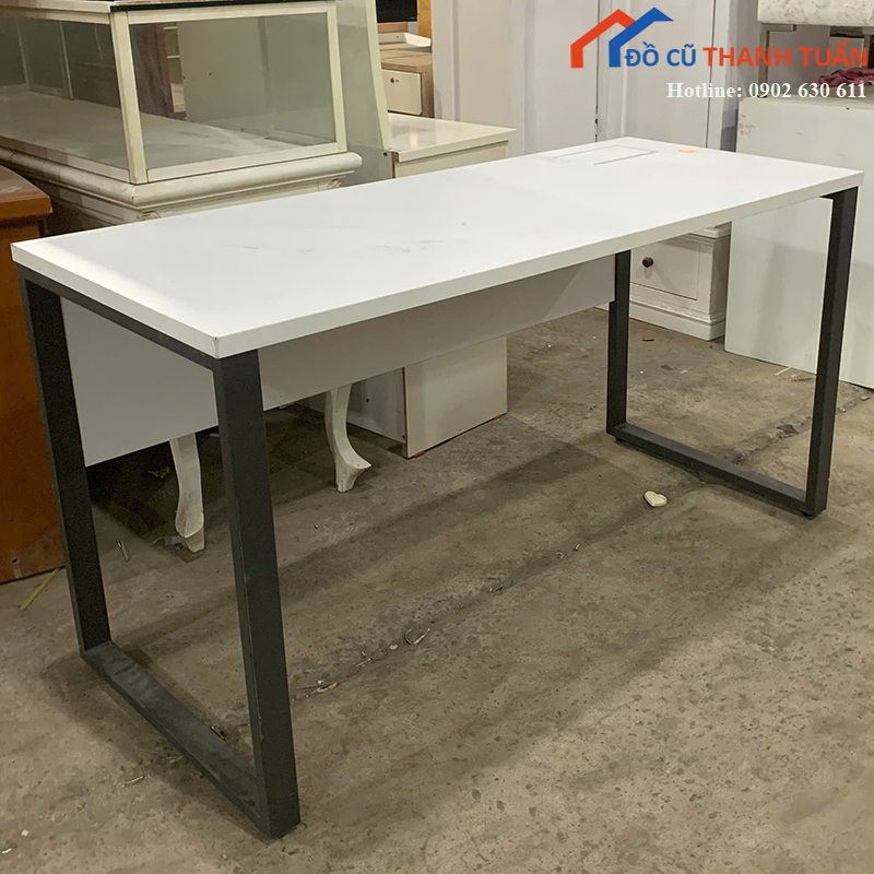 ban-lam-viec-cu-1m4x60cm-mat-trang-chan-sat-gon-dep-2 Thanh Lý Đồ Nội Thất Cũ - Chuyên Mua Bán Bàn Ghế Cũ Giá Tốt Nhất