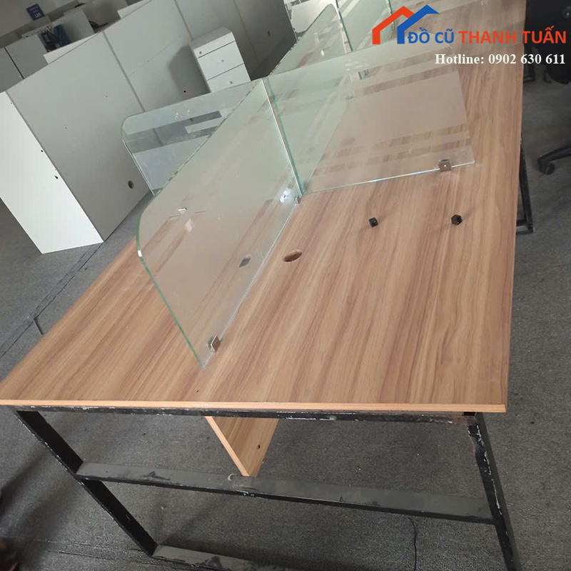 ban-lam-viec-cu-1m6x1m2-co-vach-kinh-2 Bàn Làm Việc Cũ 1M6x1M2 Có Vách Kính