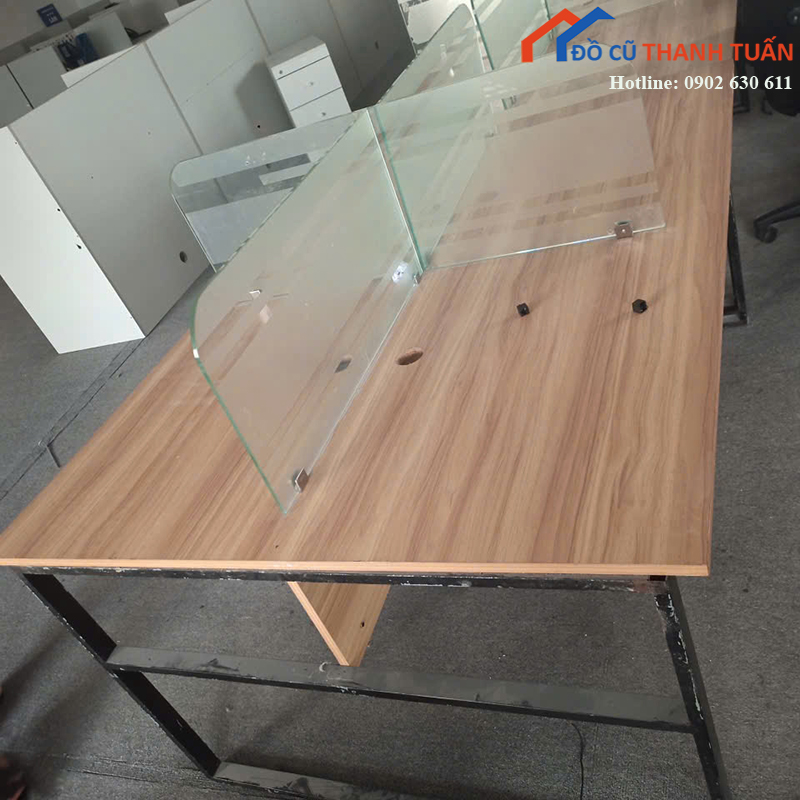 ban-lam-viec-cu-1m6x1m2-co-vach-kinh-4 Thanh Lý Đồ Nội Thất Cũ - Chuyên Mua Bán Bàn Ghế Cũ Giá Tốt Nhất