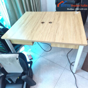 Bàn Làm Việc Đôi Cũ Mặt Gỗ Chân Trắng Gọn Gàng