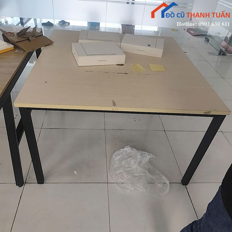 ban-lam-viec-nhom-cu-1m2x1m15-mat-go-chan-sat-1 Bàn Làm Việc Nhóm Cũ 1M2x1M15 Mặt Gỗ Chân Sắt