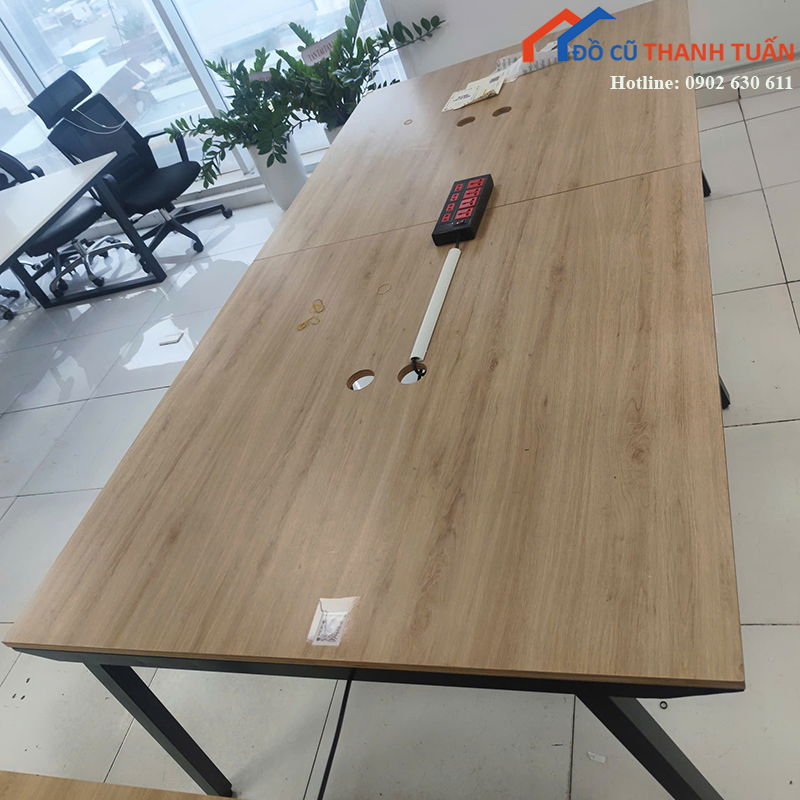 ban-lam-viec-nhom-cu-2m4x1m2-khung-sat-chac-chan-1 Bàn Làm Việc Nhóm Cũ 2M4x1M2 Khung Sắt Chắc Chắn