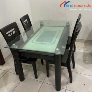 Bộ Bàn Ăn Cũ Mặt Kính 4 Ghế Màu Đen Gọn Đẹp