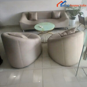 Bộ Sofa Cũ Màu Be Dáng Cong Kèm Bàn Trà Tròn