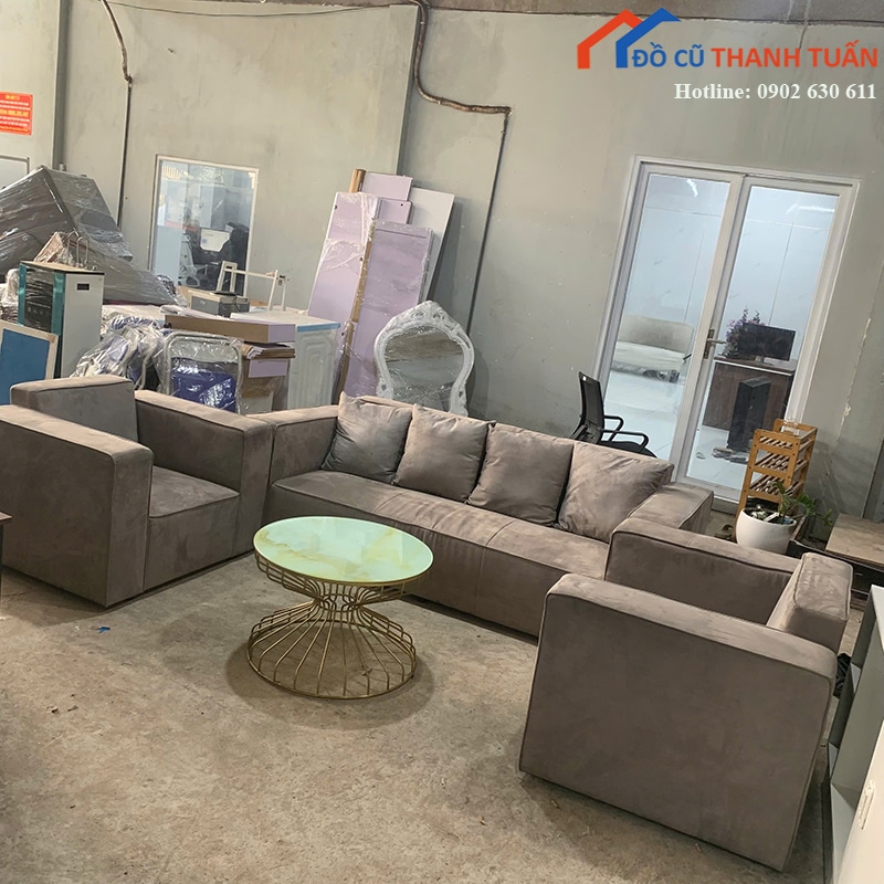 bo-sofa-cu-mau-xam-gom-bang-dai-va-hai-ghe-don (4)