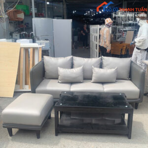 Bộ Sofa Da Cũ Phòng Khách Kèm Bàn Trà Đen Sang Trọng