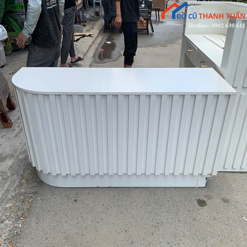 don-quay-le-tan-cu-1m35x75cm-mau-trang-thiet-ke-hien-dai-2 Đôn Quầy Lễ Tân Cũ 1M35x75CM Màu Trắng Thiết Kế Hiện Đại