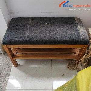 Ghế Băng Gỗ Tự Nhiên Cũ Bọc Nệm Đen Có Kệ Tiện Dụng