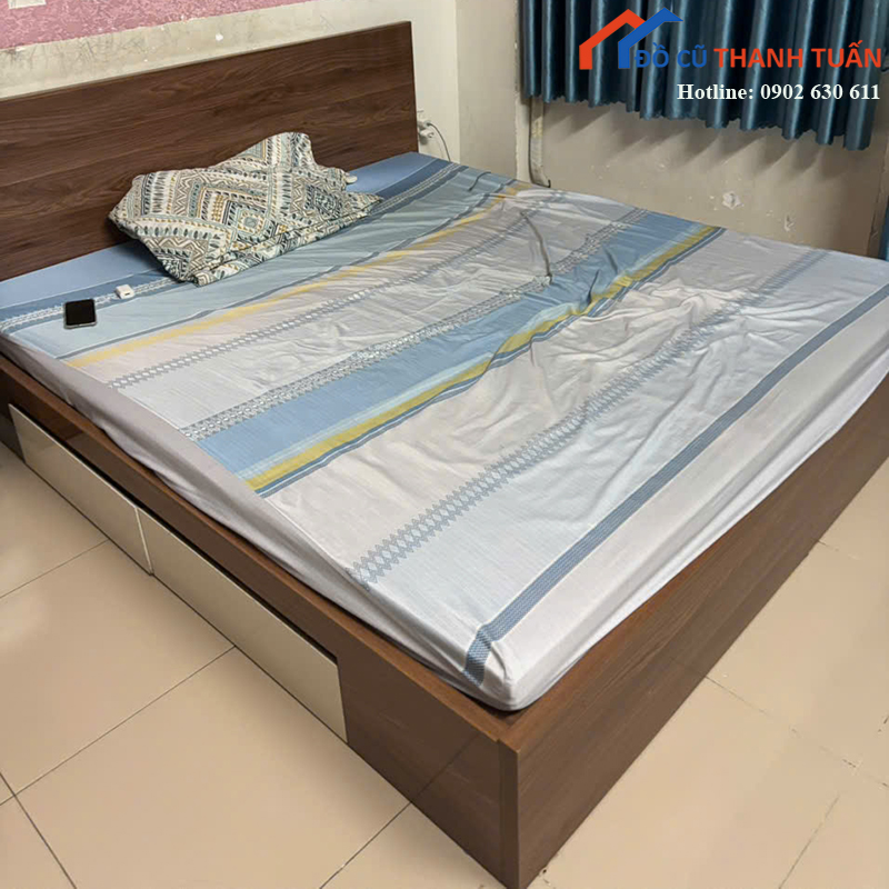 giuong-go-cu-mau-nau-thiet-ke-dau-giuong-cao-1 Thanh Lý Đồ Nội Thất Cũ - Chuyên Mua Bán Bàn Ghế Cũ Giá Tốt Nhất