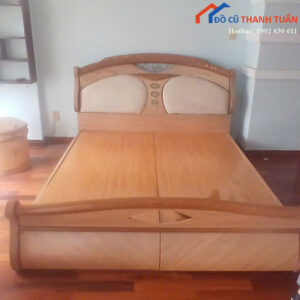 Giường Ngủ Cũ 1M8x2M Màu Vân Gỗ Sang Trọng