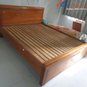 Giường Ngủ Cũ Gỗ Tự Nhiên Màu Nâu Bóng