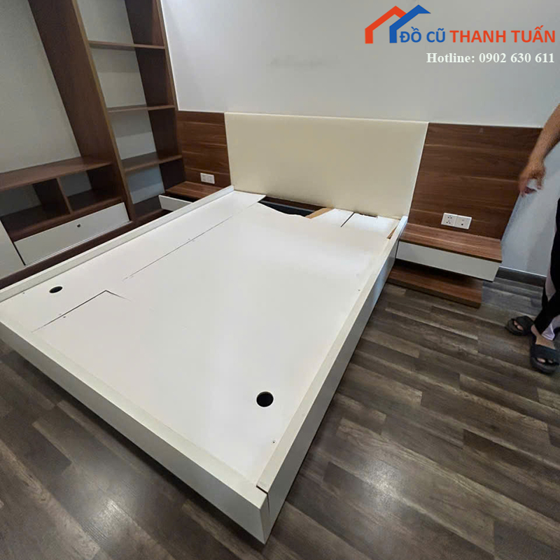 giuong-ngu-cu-kem-tab-dau-giuong-hien-dai-1 Giường Ngủ Cũ Kèm Tab Đầu Giường Hiện Đại