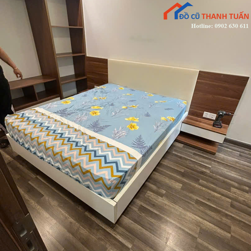 giuong-ngu-cu-kem-tab-dau-giuong-hien-dai-2 Giường Ngủ Cũ Kèm Tab Đầu Giường Hiện Đại