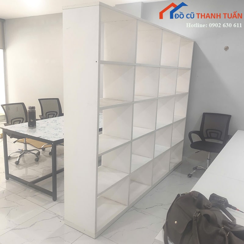 ke-trung-bay-cu-2m4x2m05-go-cong-nghiep-nhieu-ngan-vuong-3 Kệ Trưng Bày Cũ 2M4x2M05 Gỗ Công Nghiệp Nhiều Ngăn Vuông