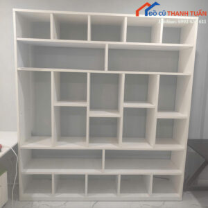 Kệ Trưng Bày Cũ Màu Trắng Nhiều Ô Rộng Rãi
