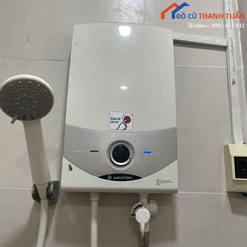 may-nuoc-nong-ariston-cu-kem-voi-sen-1 Máy Nước Nóng Ariston Cũ Kèm Vòi Sen