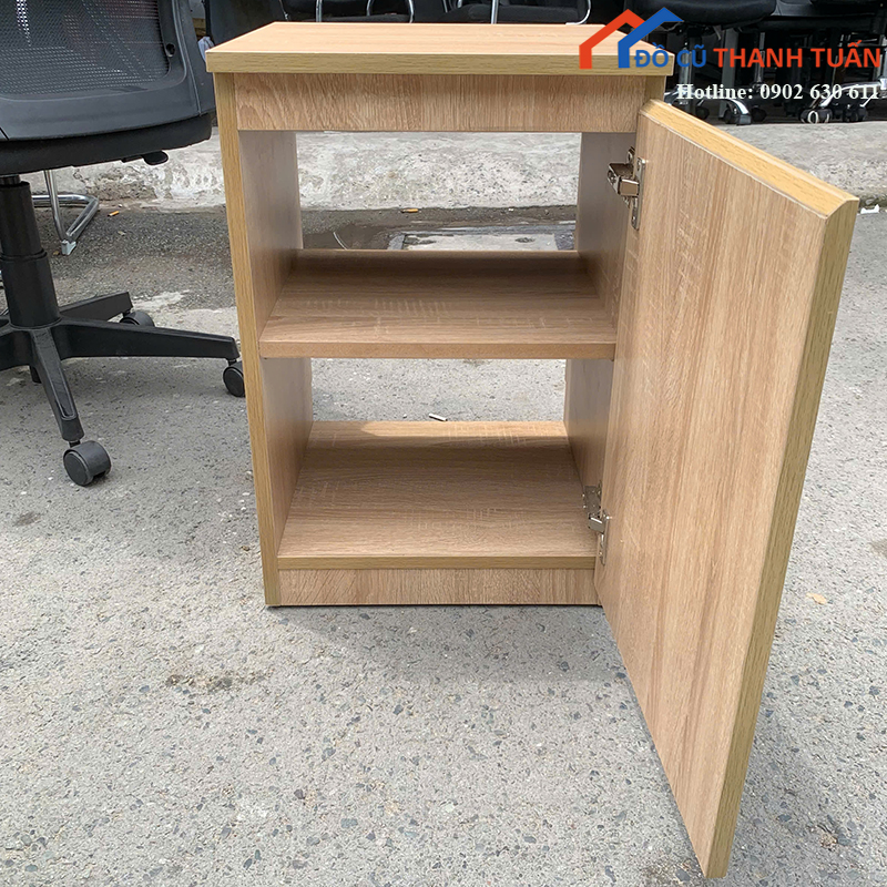 tu-dau-giuong-cu-mau-go-sang-mot-canh-gon-dep-3 Tủ Đầu Giường Cũ Màu Gỗ Sáng Một Cánh Gọn Đẹp