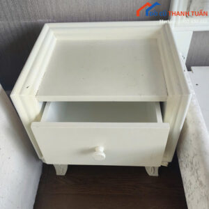 Tủ Đầu Giường Cũ Màu Trắng Kem Có Ngăn Kéo