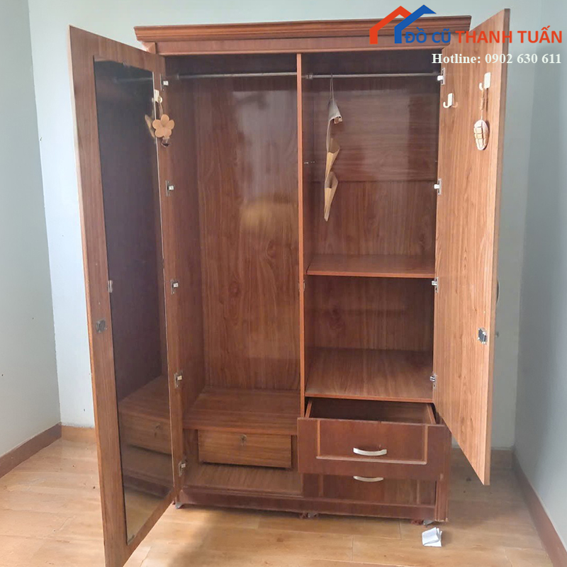 tu-quan-ao-cu-2-canh-mau-nau-go-co-guong-soi-3 Tủ Quần Áo Cũ 2 Cánh Màu Nâu Gỗ Có Gương Soi