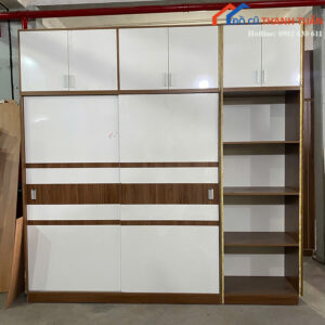 Tủ Quần Áo Cửa Lùa Cũ Kèm Kệ Trang Trí Hiện Đại