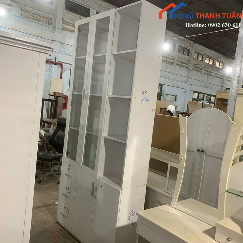 tu-trung-bay-cu-cua-kinh-mau-trang-nhieu-ngan-2 Tủ Trưng Bày Cũ Cửa Kính Màu Trắng Nhiều Ngăn