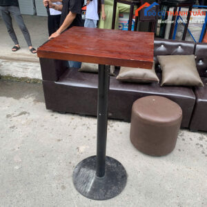 Bàn Cafe Cũ Mặt Gỗ Vuông Chân Sắt