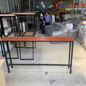 Bàn Bar Gỗ Chân Sắt Cũ 1M8 Thiết Kế Hiện Đại